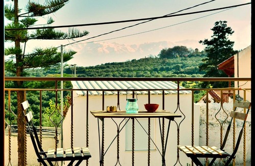 Xamoudochori House | Raisin House