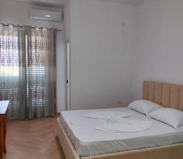 Rade Hotel | Reardi