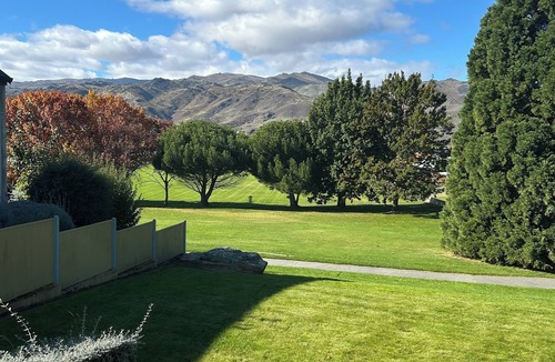 Lowburn Villa | Recharge on the Reserve - Family friendly 4 bedroom in the heart of Cromwell