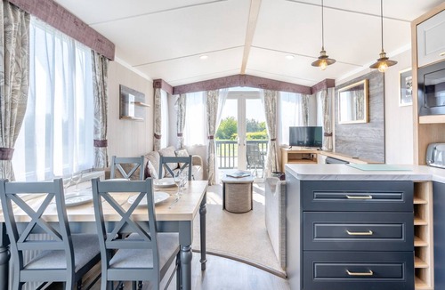 Coldstream RV Rental | Recreational vehicle (RV) ∙ 3 bedrooms ∙ 8 guests