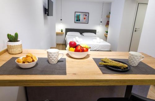 Kastoria Apartment | Red apple