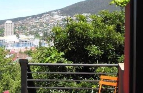 Battery Point Apartment | Red Door Apartment + 2 beds + Water views + Free WIFI