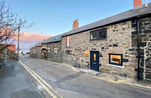 Craster House | Red Herring