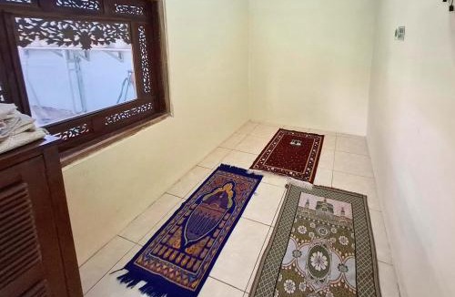 Bandengan Hotel | RedDoorz near Alun Alun Jepara