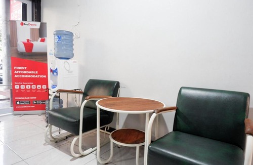 Colomadu Hotel | RedDoorz near Jalan Adi Sucipto Solo