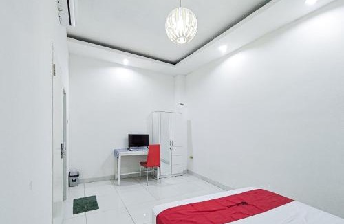 Pancawati Hotel | RedDoorz Near RS UMMI Bogor