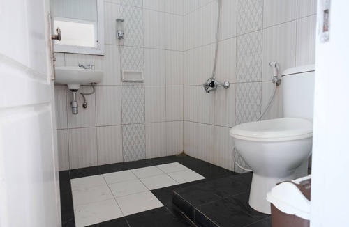 Bangko Hotel | RedDoorz near RSUD Kolonel Abundjani Bangko