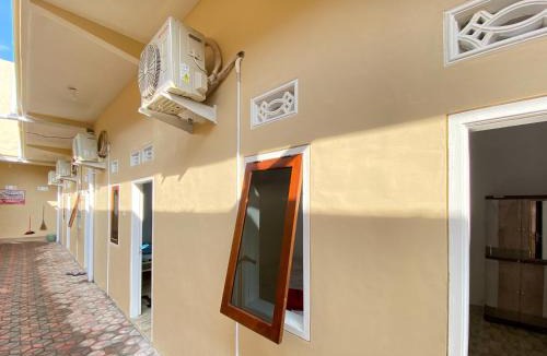Pasuruan Hotel | RedDoorz near Terminal Baru Pasuruan