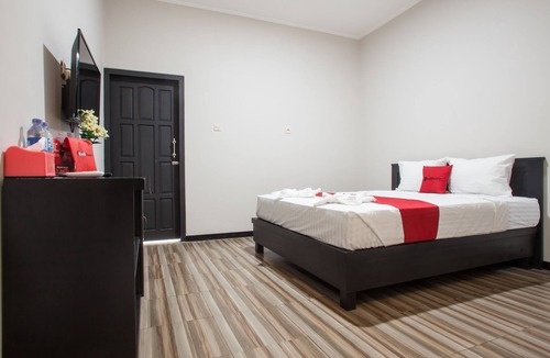 Rogojampi Hotel | RedDoorz Plus near Banyuwangi Airport