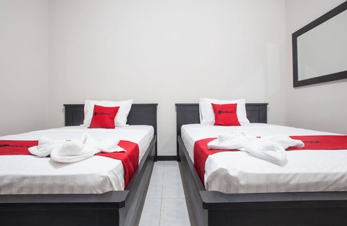 Rogojampi Hotel | RedDoorz Plus near Banyuwangi Airport