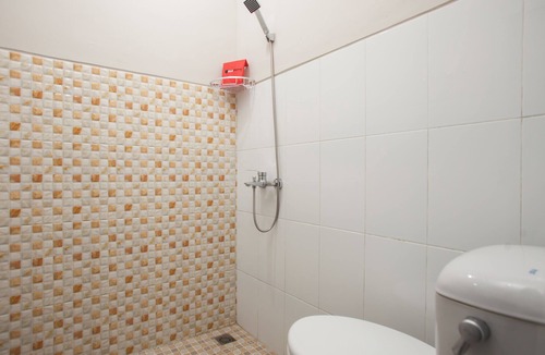 Rogojampi Hotel | RedDoorz Plus near Banyuwangi Airport