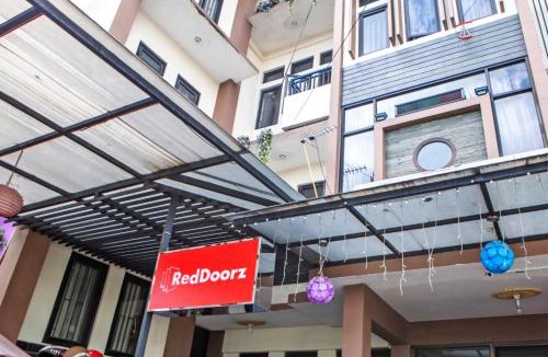 Setiabudi House | RedDoorz Plus near Isola UPI