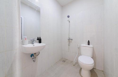 Bogor Hotel | RedDoorz Plus Near Kebun Raya Bogor
