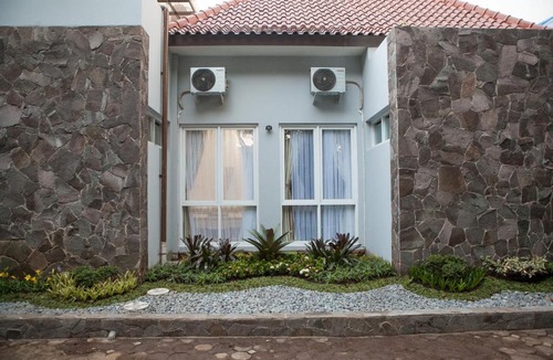Astana Anyar House | RedDoorz Plus near Pasundan University