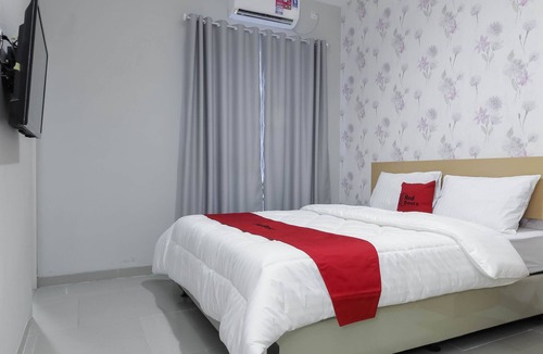 Bekasi Hotel | RedDoorz Syariah near Metropolitan Mall Bekasi