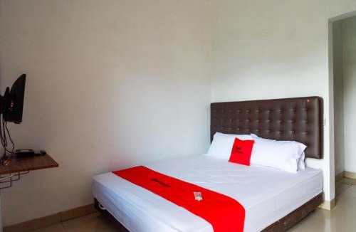 Surakarta Hotel | RedDoorz Syariah near UMS Solo - RSO Soeharso