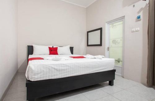 Rogojampi House | RedDoorz Syariah Plus near Banyuwangi Airport
