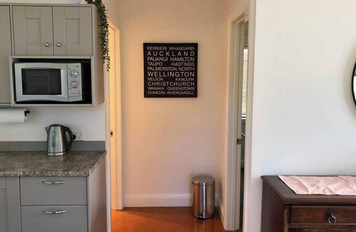 Redwood Valley Cottage | Redwood Cottage - Essential Comfort