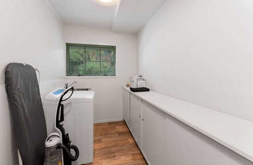 Lynmore House | REDWOODS LUXURY COMFORT (LONGER STAYS CONSIDERED AT DISCOUNTED RATES)