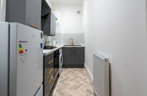Coatbridge Apartment | Refreshing Modern Apartment in North Lanarkshire
