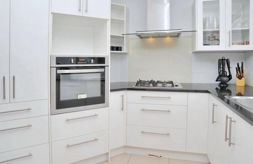 Riccarton House | Regents 94A-Regents Villa A - Spacious stylish home