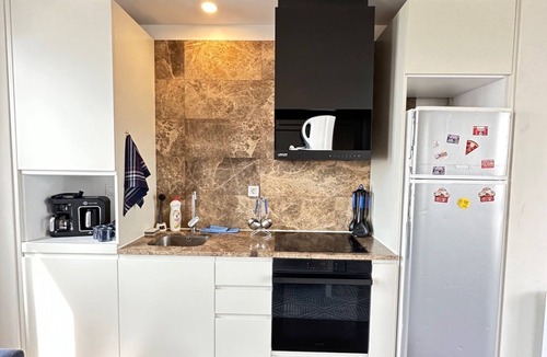 Mahmutbey Apartment | Relaxing 1BR 2BA Apt w/Free Wi-fi, AC & Washer