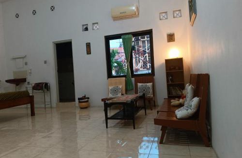 Arjosari House | relic room-Eps Comfortable for Anyone