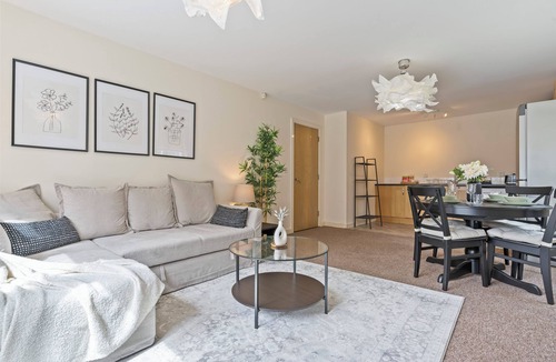 Coventry City Centre Apartment | Relocation | Coventry | Early Booking Discount