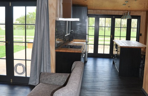 Wanganui District Cottage | Renagour Cottage - Rural charm with outdoor hot tub!