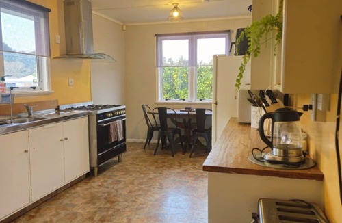 Tolaga Bay House | Reset & Recharge 🏡 Free Netflix, WiFi & Blob