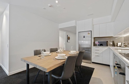 Arthur's Point Apartment | Residence Du Parc Apartment - Arthurs Point