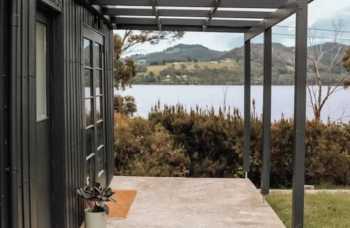 Lower Wattle Grove Cabin | Rising Hut ~ Cygnet, Tasmania