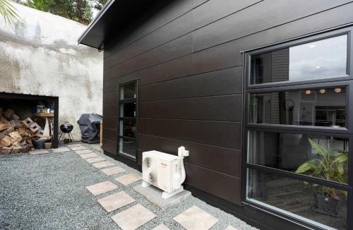 Whangarei House | Riverside Heights Two Story Townhouse with a View