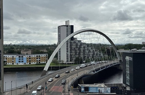 Finnieston Apartment | Riverview Penthouse Apartment within walking distance to the SECC