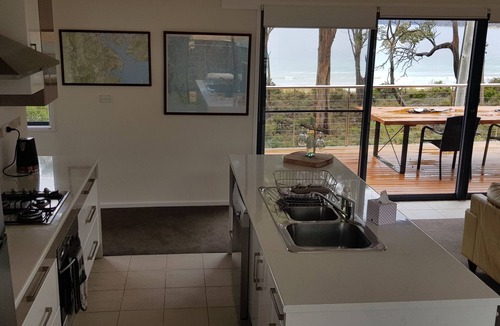 Surveyors Bay House | Roaring Beach Retreat - pet friendly, beachfront