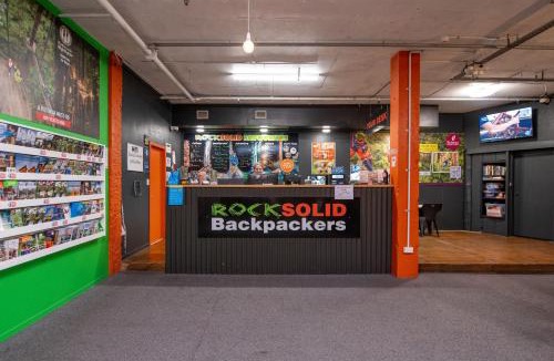 Rotorua Hostel | Rock Solid Backpackers Rotorua