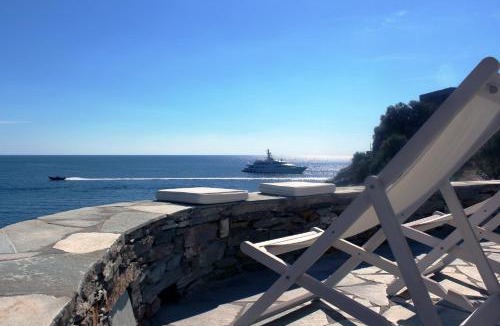 Koundouros House | Romantic and cozy house on the waterfront in Koundouros, Kea