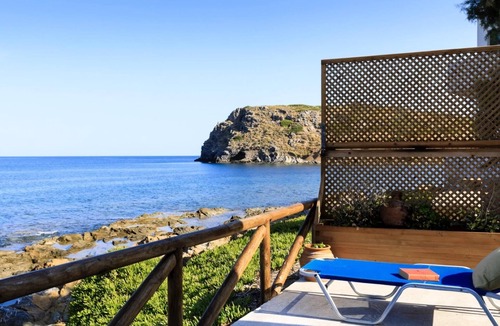 Mochlos Villa | Romantic Waterfront Studio with Uninterrupted Sea Views in Mochlos