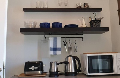 Papagou-Holargos Apartment | Rooftop Studio Apt 5 Min Walk to Holargos Metro