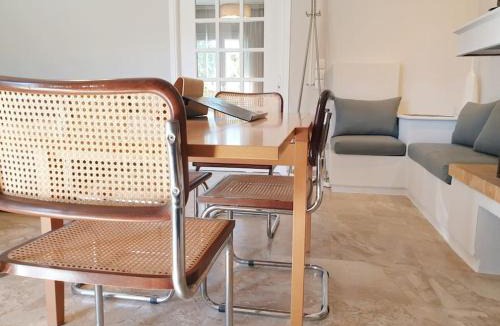Papagou-Holargos Apartment | Rooftop Studio Apt - 5 Min Walk to Holargos Metro