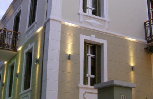 Kastoria House | Room "honeybee" in a neoclassical house