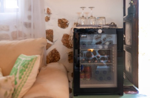 Sant Carles de Peralta Apartment | Room 'Poniente' with Mountain View, Wi-Fi and Air Conditioning
