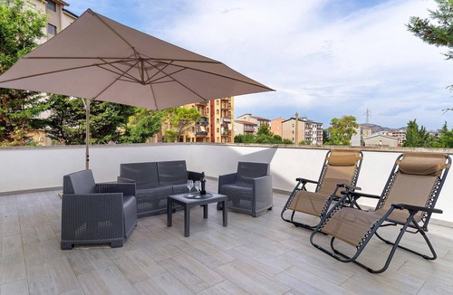 Agrigento Apartment | Room 'Villa Maryam - Salvia' with Shared Terrace, Wi-Fi and Air Conditioning