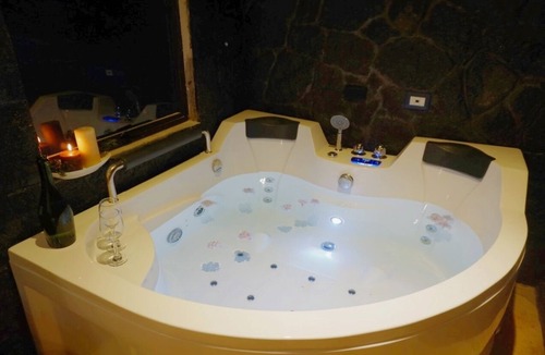 San Rafael de Heredia House | Room with Jacuzzi, Vacation Spa house with Turkish bath