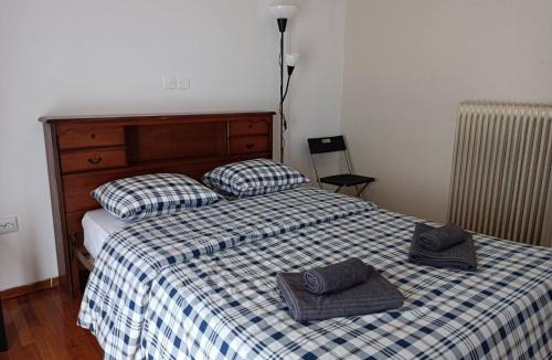 Neos Kosmos House | Rooms in the apartment (Leontiou)