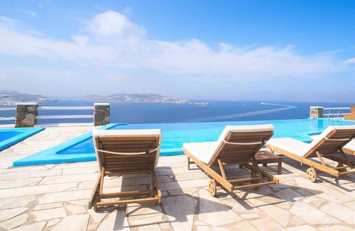 Tourlos House | Rose Studio Two with shared pool and sea view