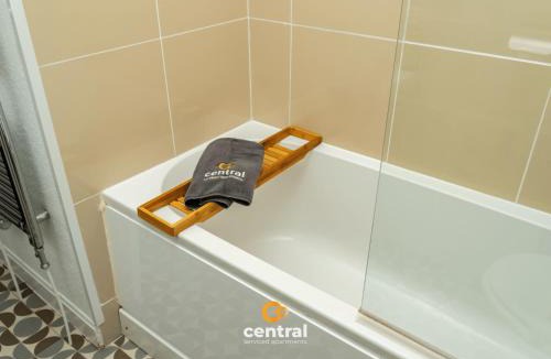 Glenisla Apartment | Rosefield by CENTRAL SERVICED APARTMENTS - Cosy 1 Bedroom - Close To University of Dundee - Sleeps 2 - Ground Level - Self Check In - Modern and Cosy - Fast WiFi - Heating 24-7 - Free Street Parking