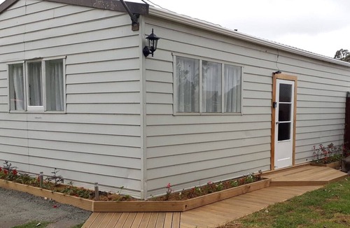 Awanui Cottage | Rural Cottage Minutes From Beaches, Lakes and Town
