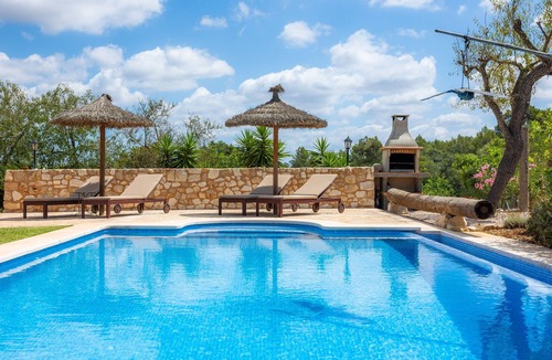 Petra Villa | Rural House 'Es Turó De Son Mel' with Mountain Views, Private Pool and Wi-Fi