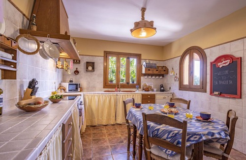 Inca Villa | Rustic property with 3 bedrooms, 2 bathrooms, pool and barbecue.